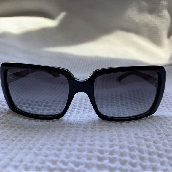 Burberry Sunglasses Rectangular Black Frame with Grey Lenses - Picture 9 of 16